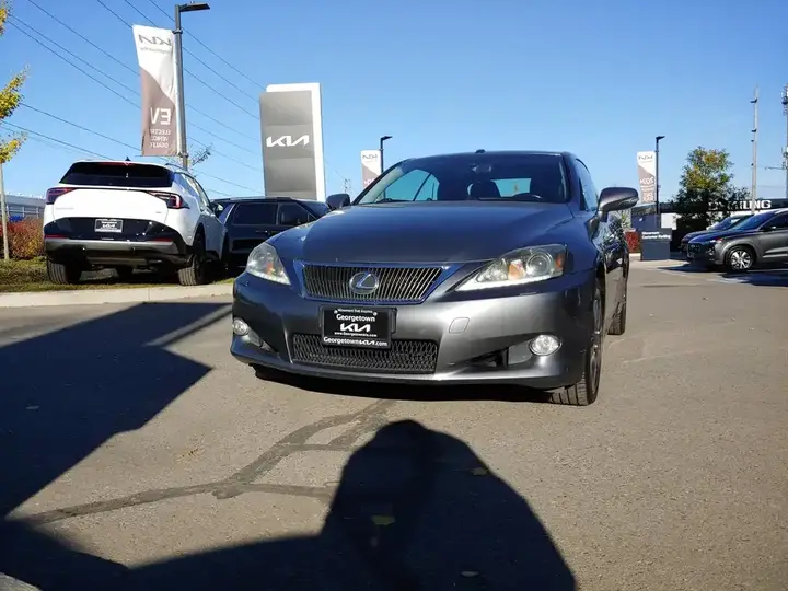 Lexus Is Convertible 2012 photo 4