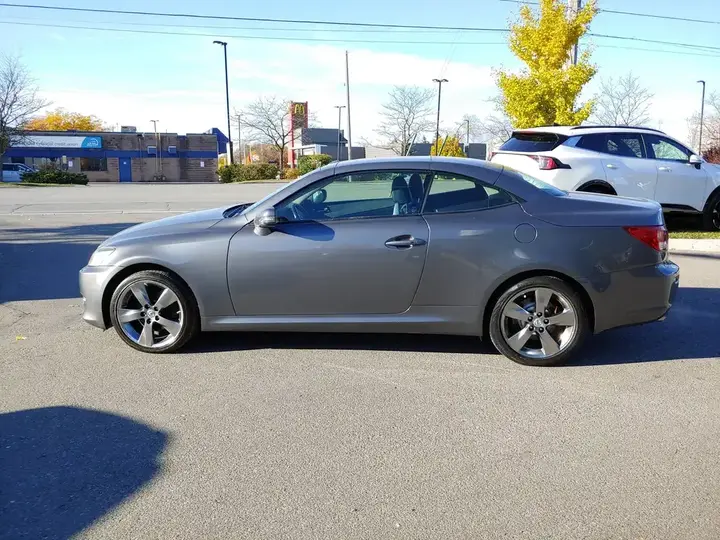 Lexus Is Convertible 2012 photo 5