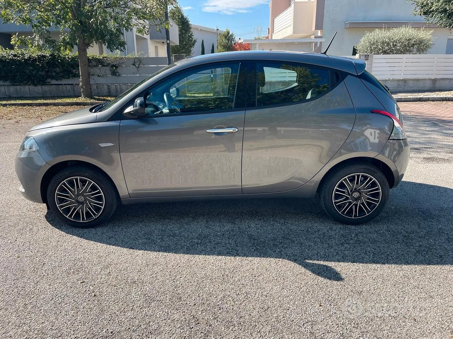 Lancia Ypsilon 2022 photo 2