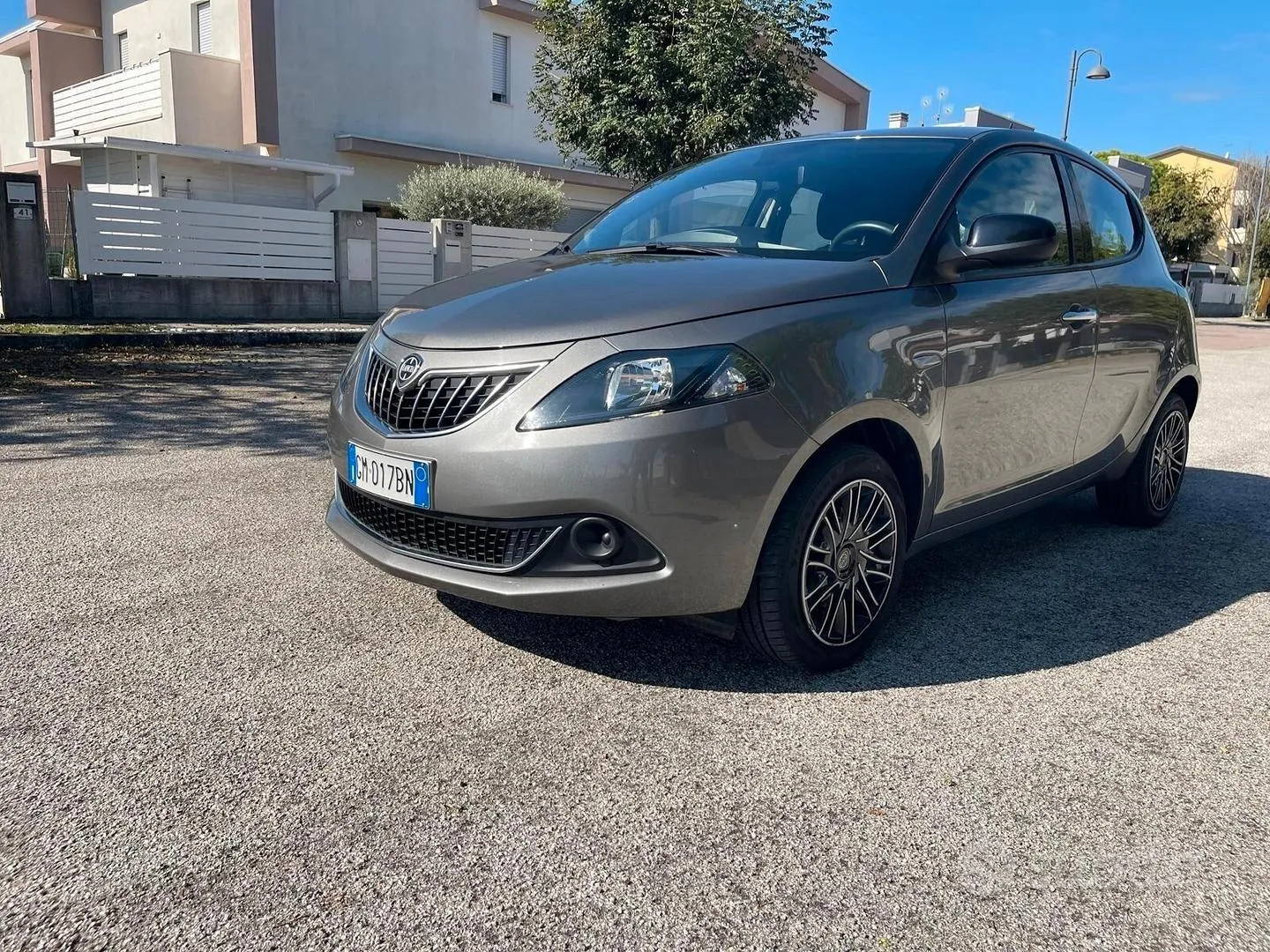 Lancia Ypsilon