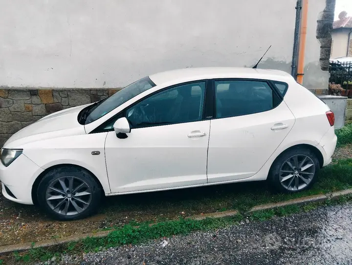 Seat Ibiza 2015 photo 2