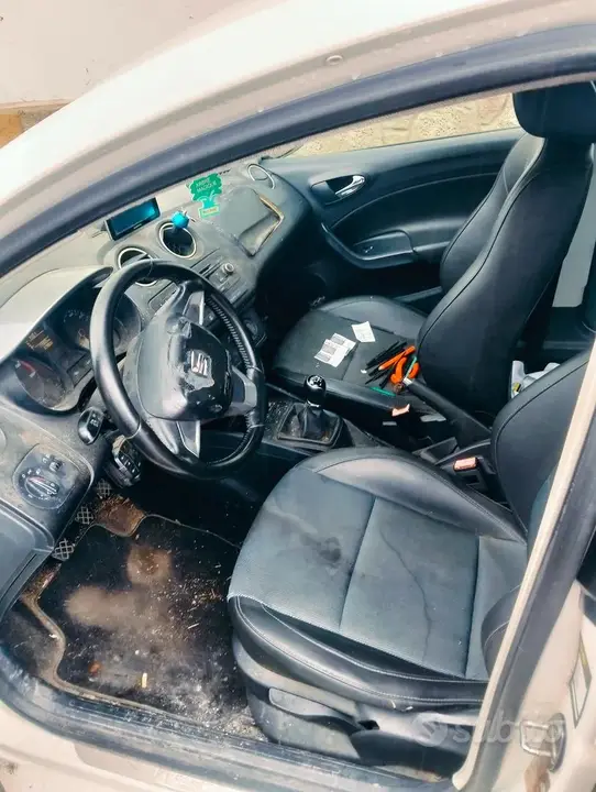 Seat Ibiza 2015 photo 4