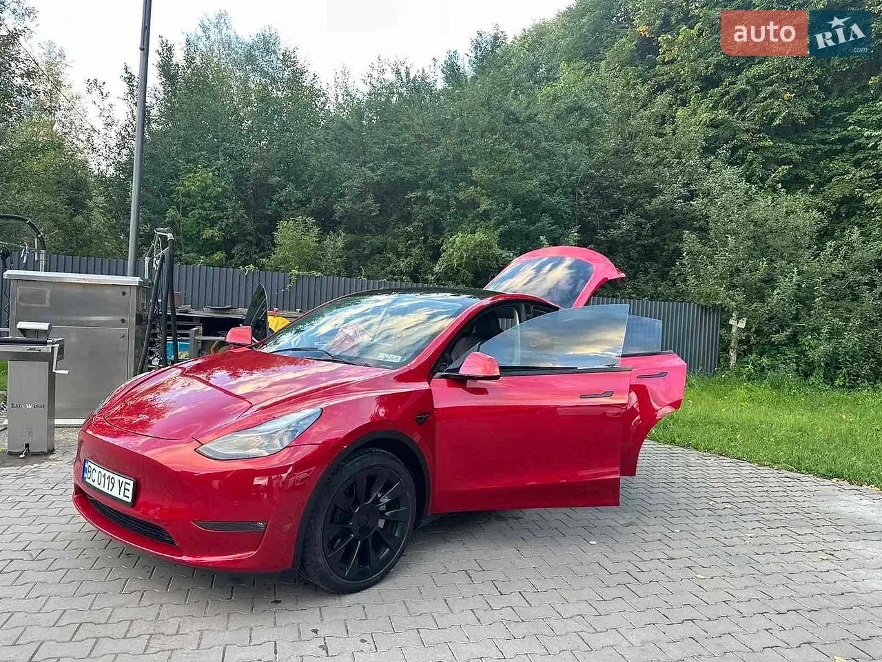 Tesla Model Y 2021 photo 2