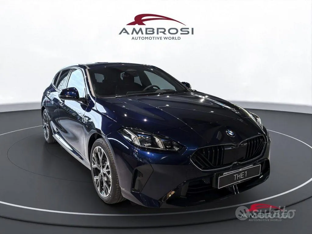 BMW 1 Series 2025 photo 2