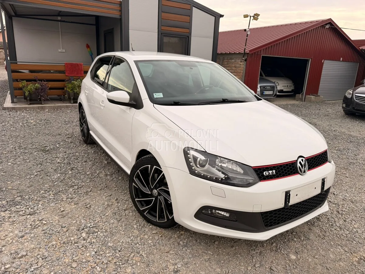 Volkswagen Polo 2012 photo 2
