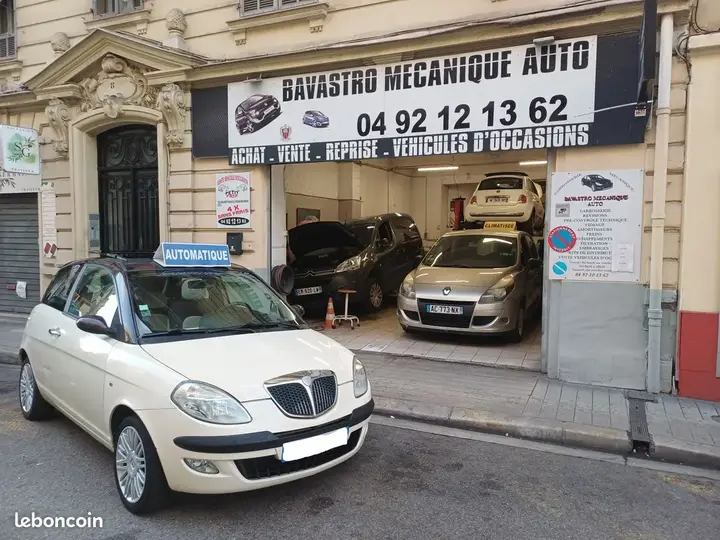 Lancia Ypsilon