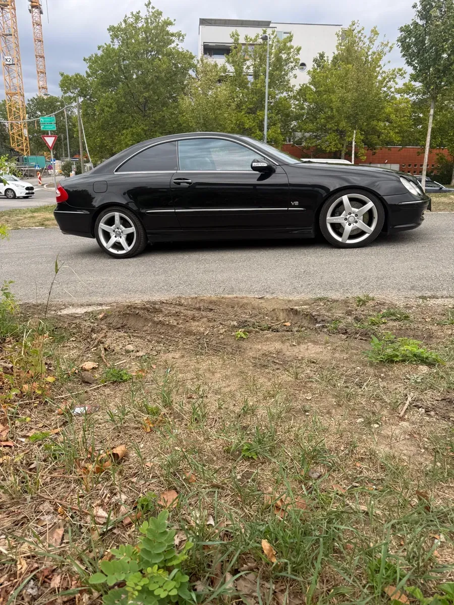 Mercedes-Benz Clk-Class 2003 photo 3