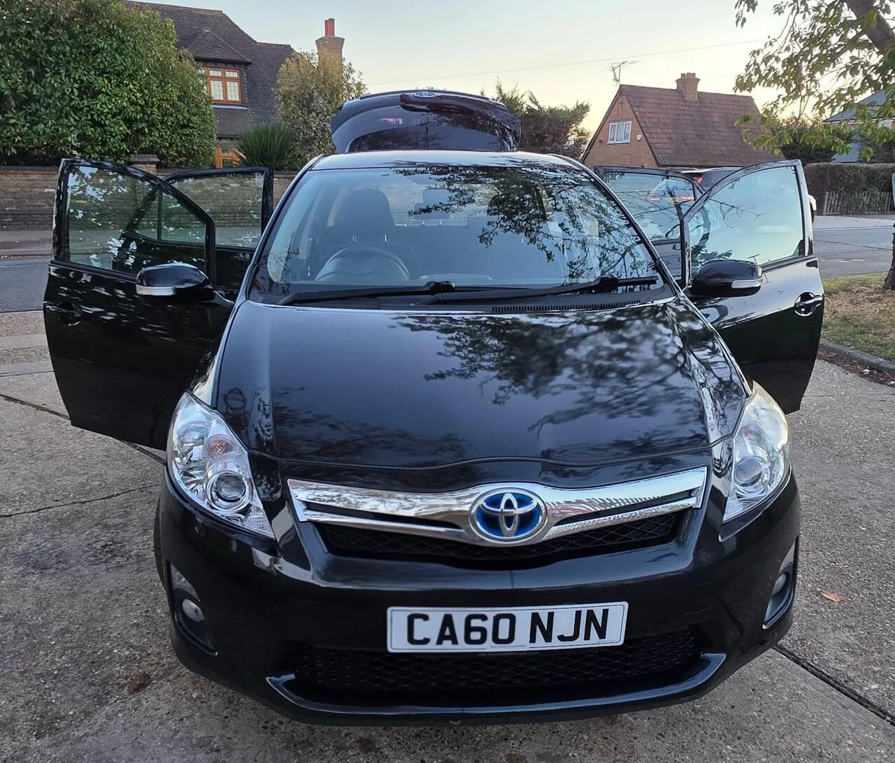 Toyota Auris 2011 photo 5