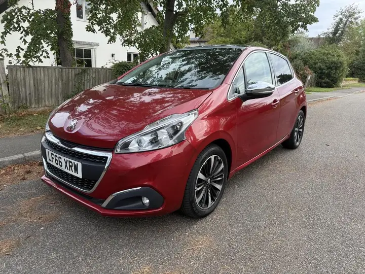 Peugeot 208