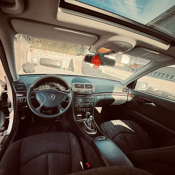 Mercedes-Benz E200 2005 photo 5