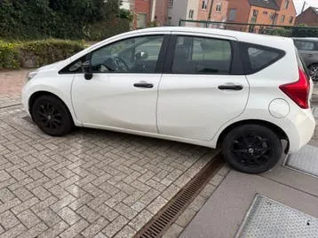 Nissan Note 2015 photo 2