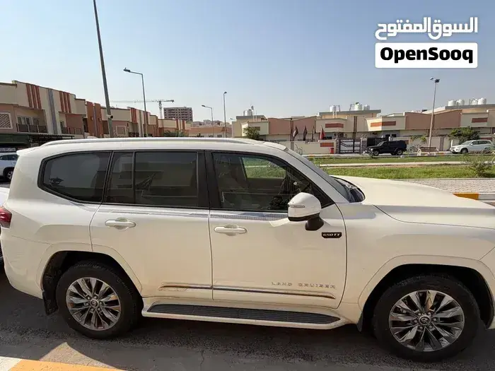 Toyota Land Cruiser Gxr 2025 photo 3