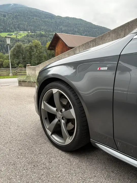Audi A4 2015 photo 3