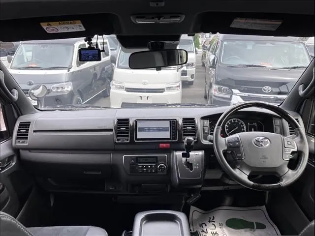 Toyota Hiace 2020 photo 4