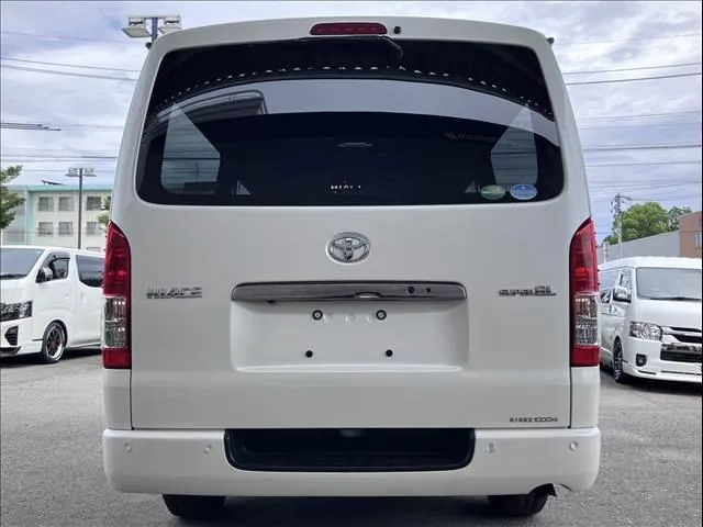 Toyota Hiace 2020 photo 3