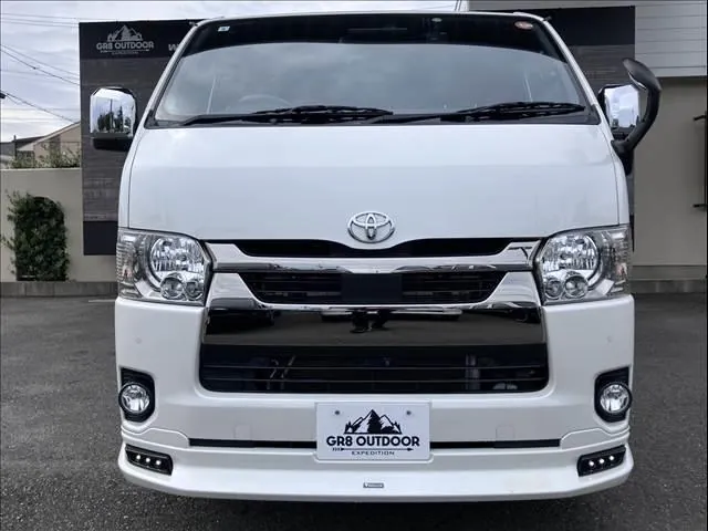 Toyota Hiace 2020 photo 2