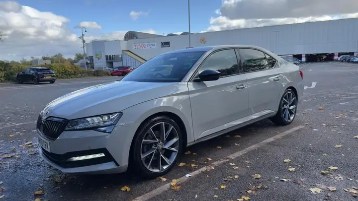 Skoda Superb 2020 photo 2