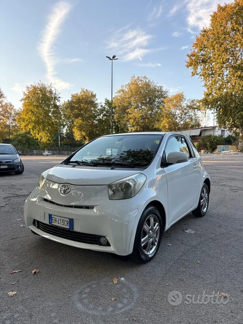 Toyota Iq 2011 photo 3