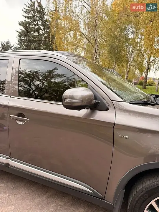 Mitsubishi Outlander 2017 photo 5