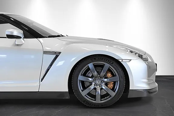 Nissan Gt-R 2009 photo 4