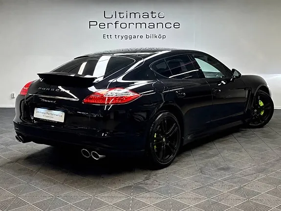 Porsche Panamera 4 2012 photo 2