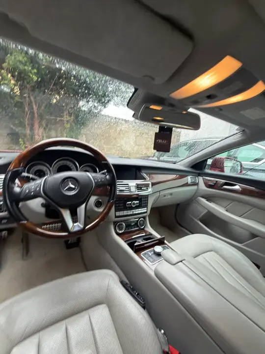 Mercedes-Benz Cls 2012 photo 2
