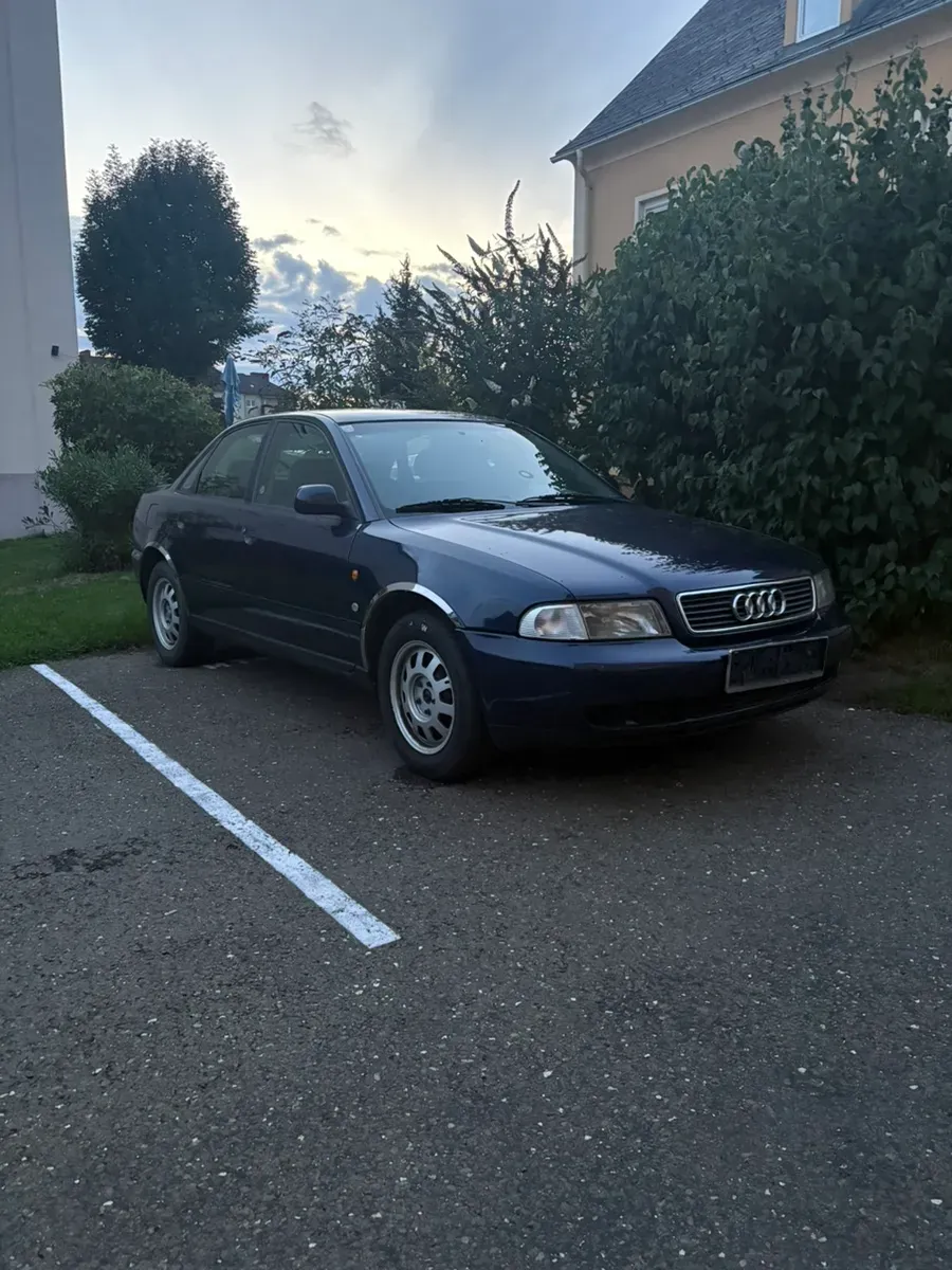 Audi A4 1996 photo 2