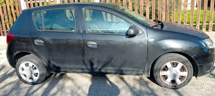 Dacia Sandero 2015 photo 2