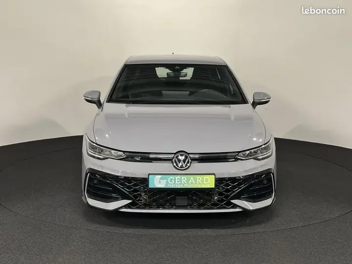 Volkswagen Golf 2024 photo 2