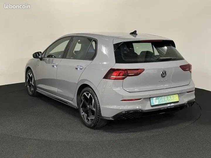 Volkswagen Golf 2024 photo 3