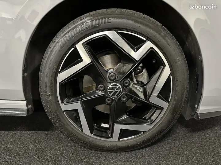 Volkswagen Golf 2024 photo 5