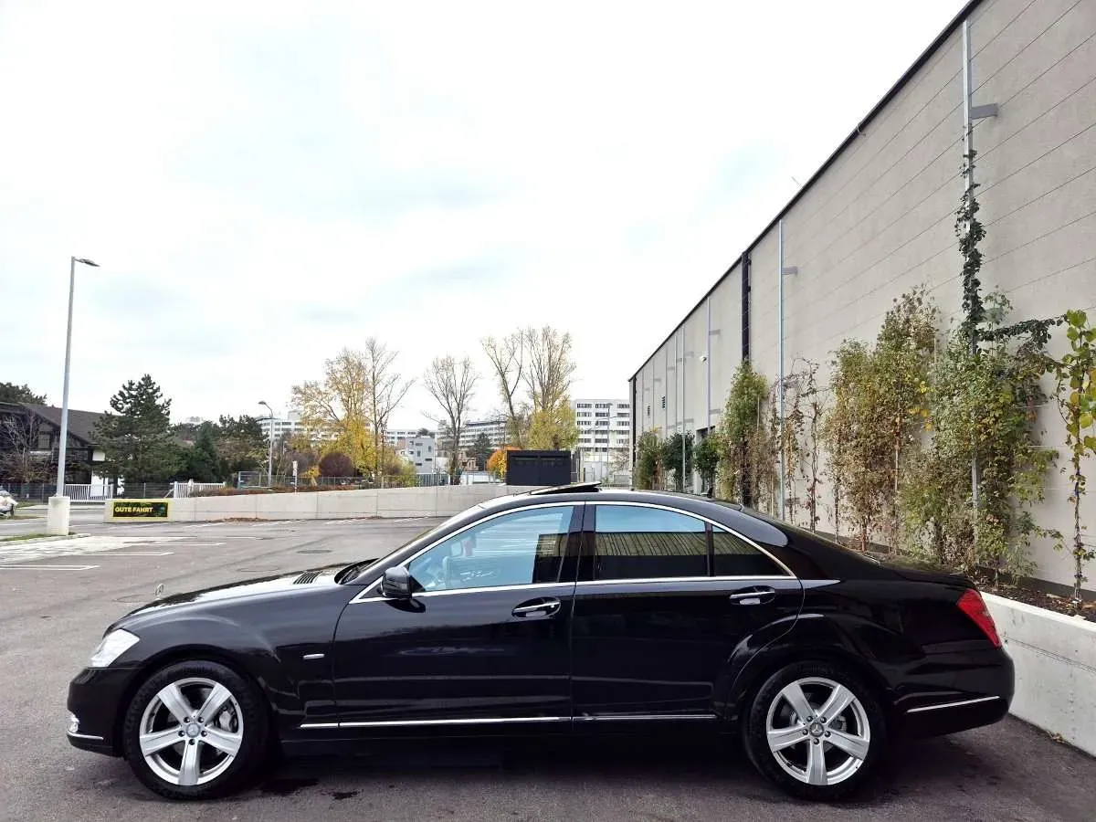 Mercedes-Benz S-Class 2011 photo 2