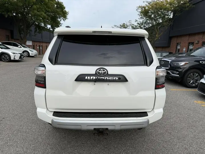 Toyota 4Runner 2016 photo 5