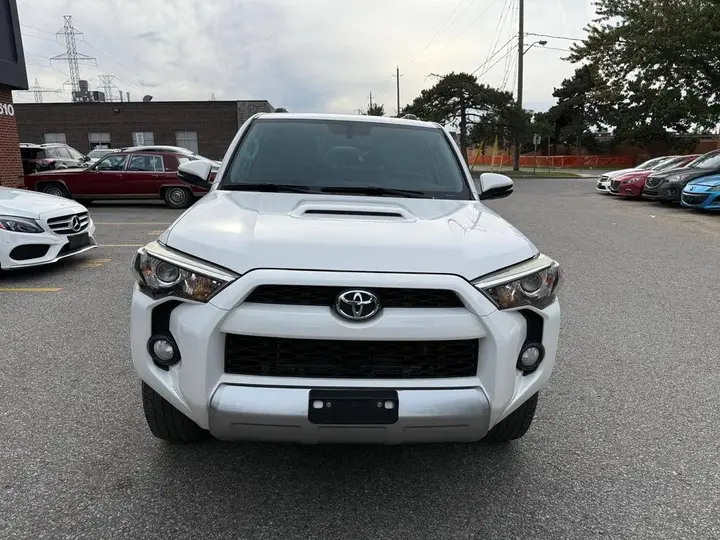 Toyota 4Runner 2016 photo 2