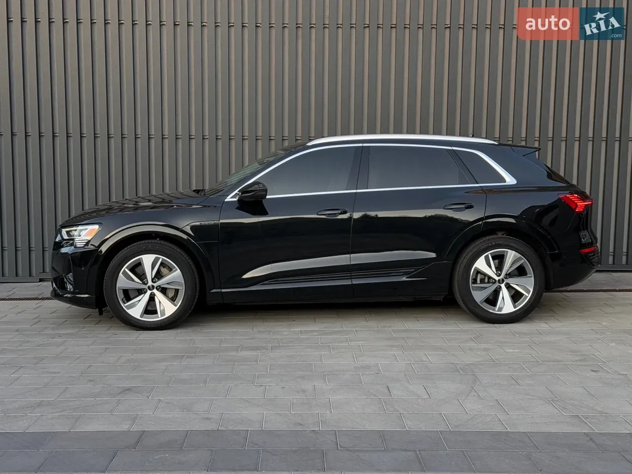 Audi Q8 E-Tron 2023 photo 5
