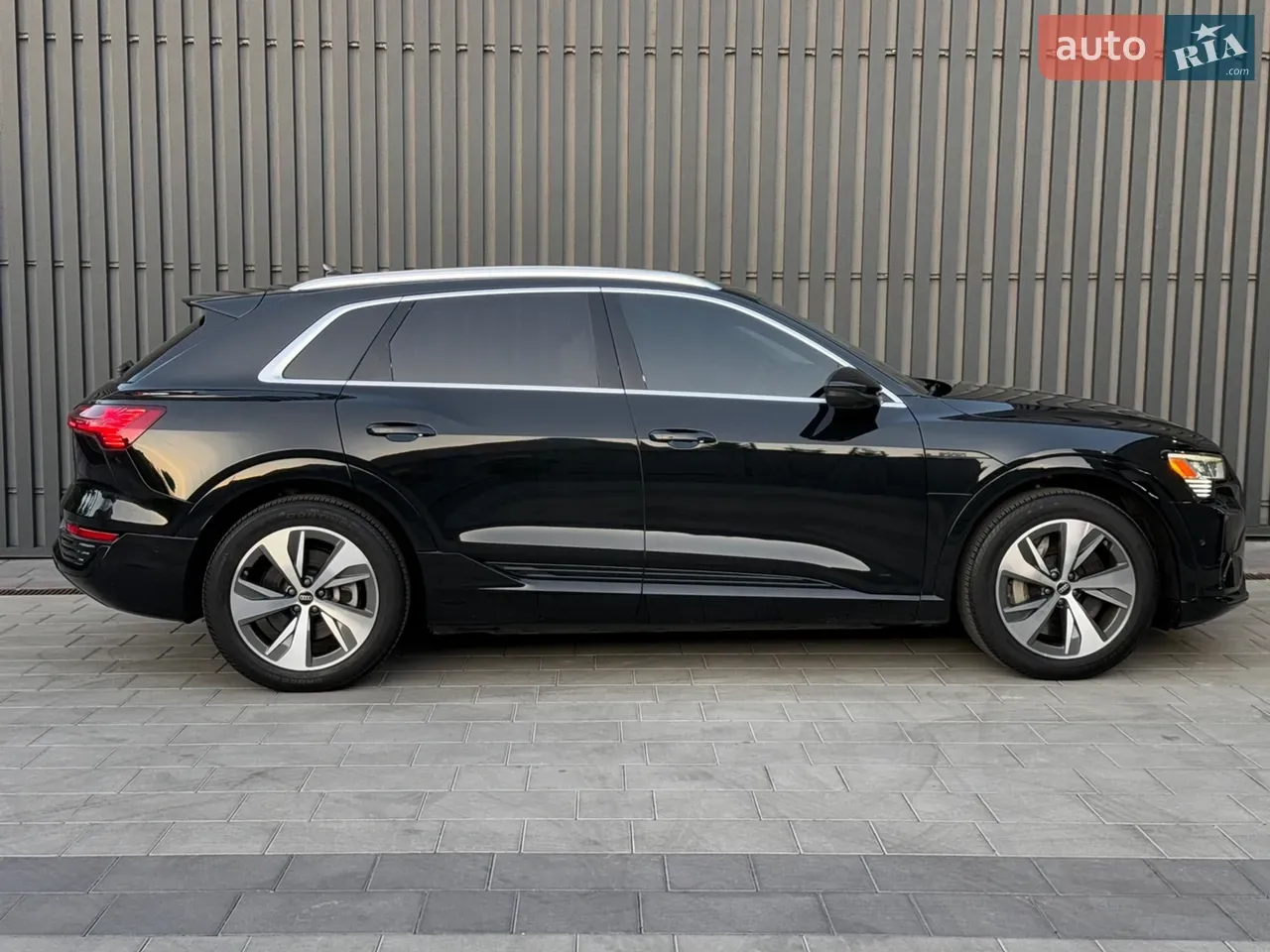 Audi Q8 E-Tron 2023 photo 4