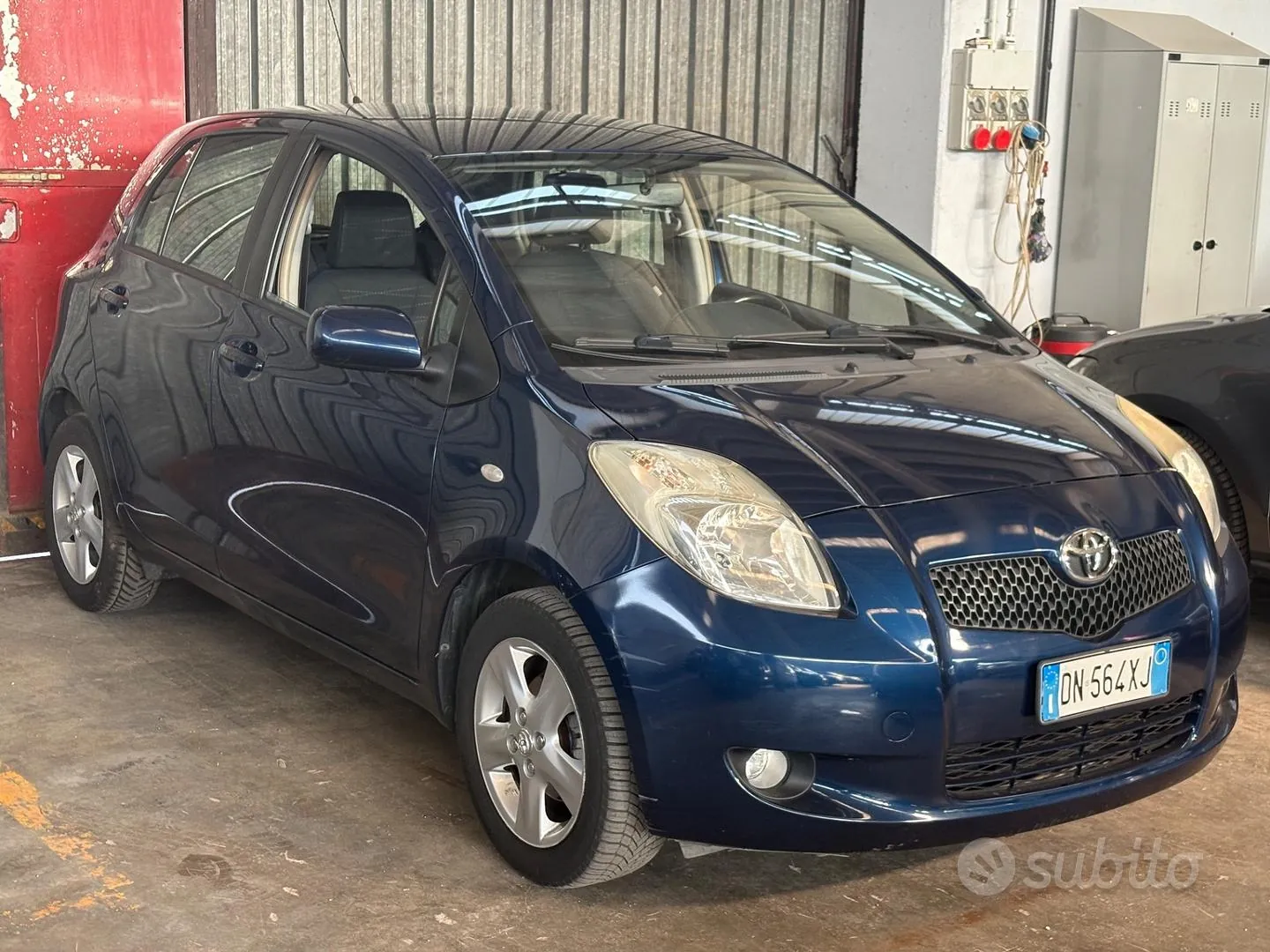 Toyota Yaris 2009 photo 2