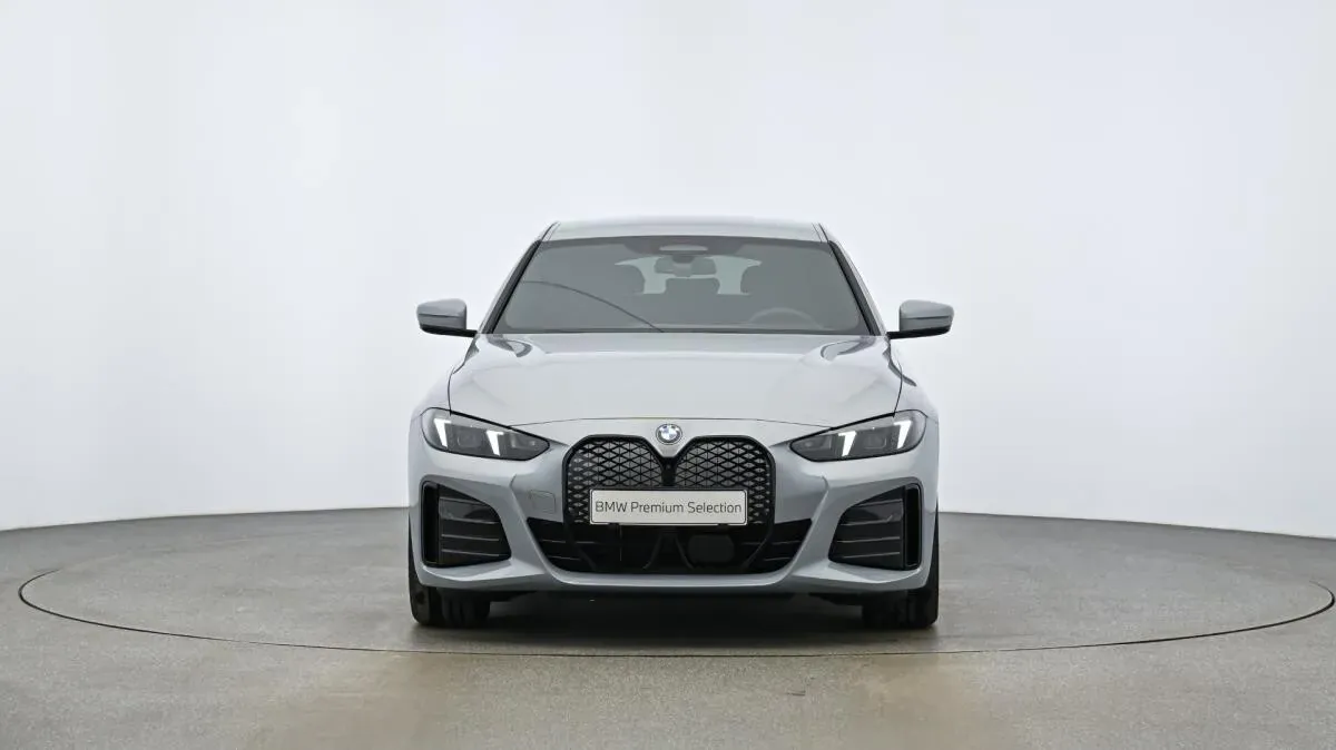 BMW I4 2025 photo 2