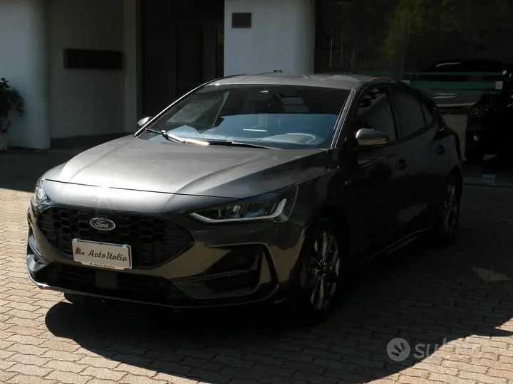Ford Focus 2022 photo 2