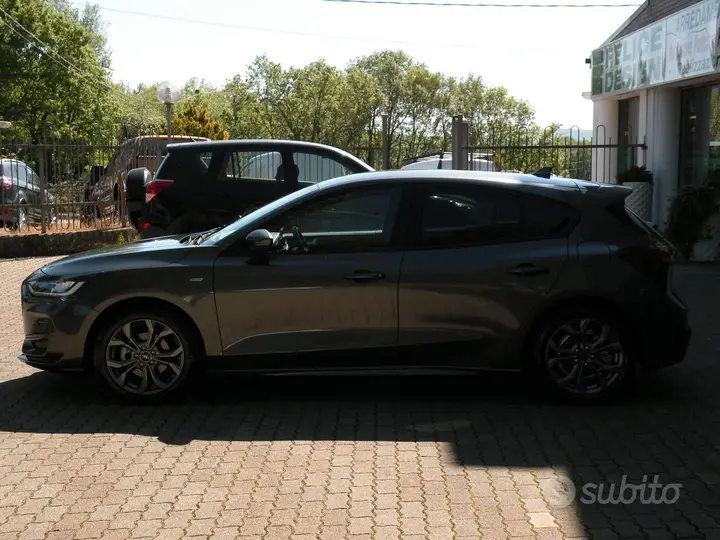 Ford Focus 2022 photo 3