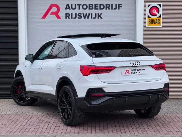 Audi Q3 2023 photo 3