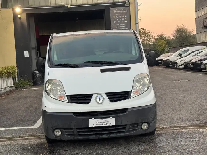 Renault Trafic 2007 photo 2