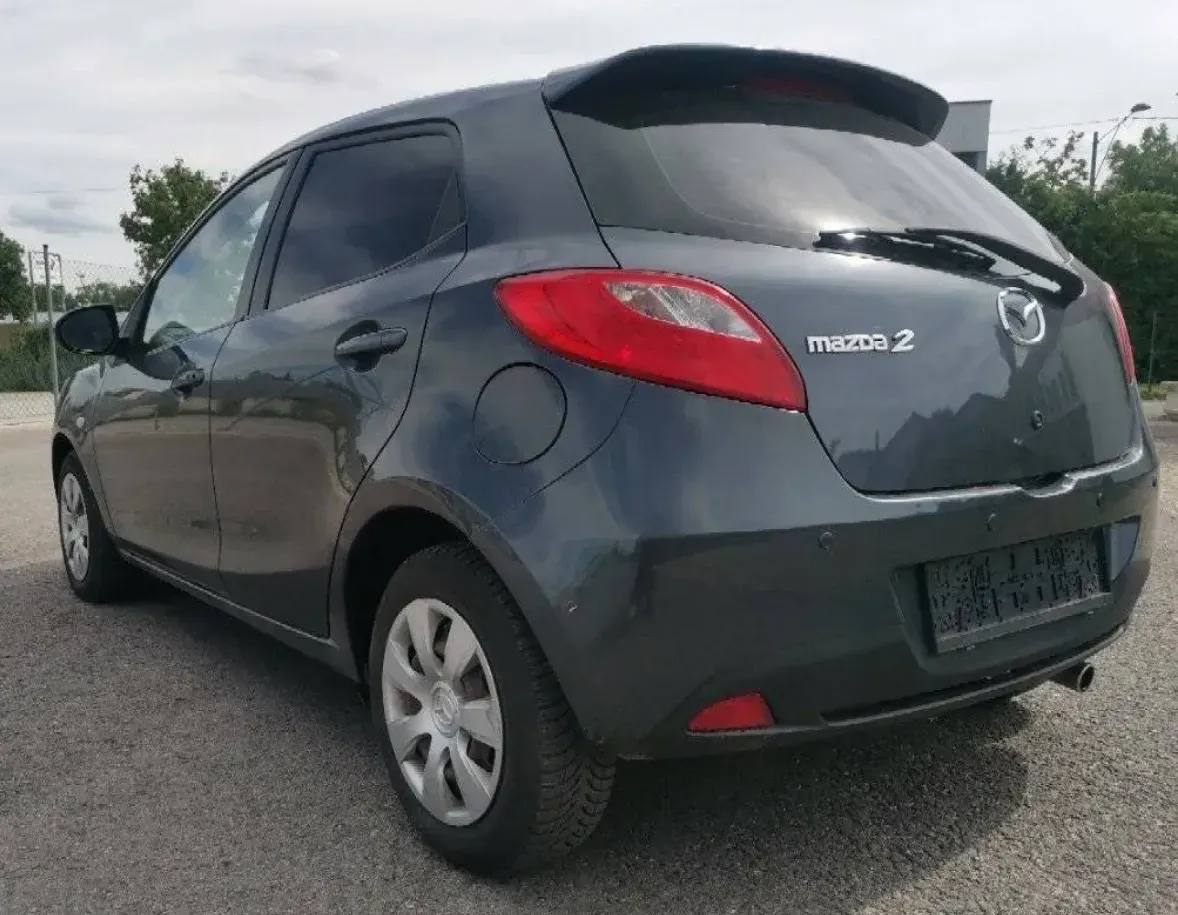 Mazda Mazda2 2008 photo 2