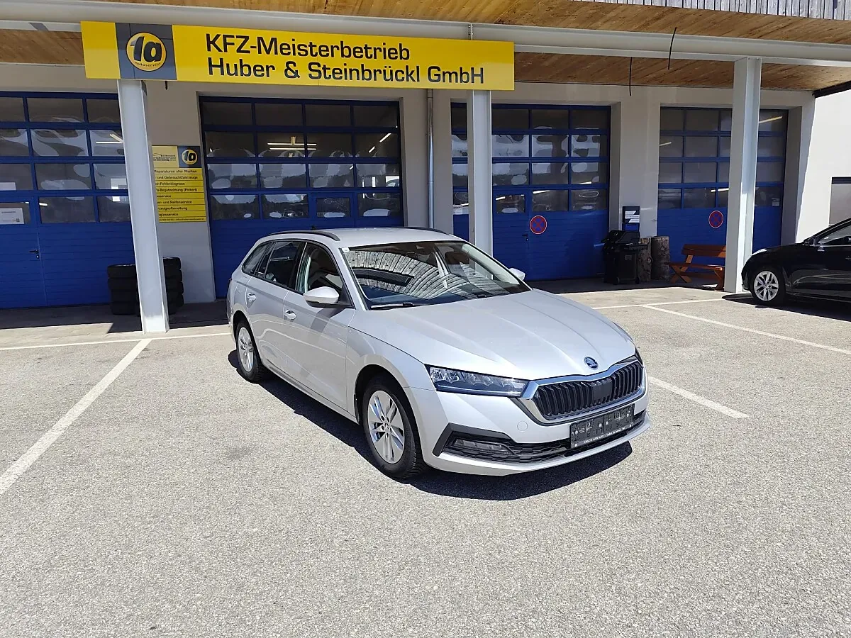 Skoda Octavia 2023 photo 2