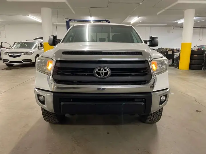 Toyota Tundra 2014 photo 2