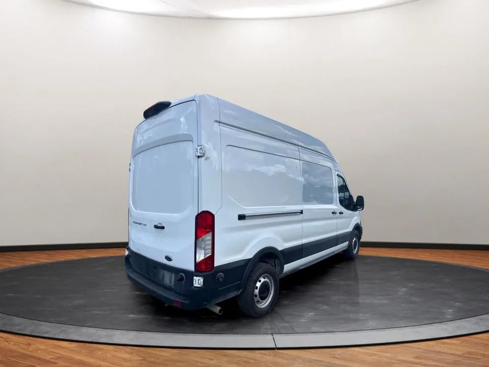 Ford Transit 250 2024 photo 4