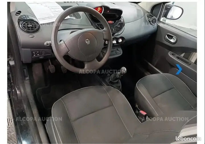Renault Twingo 2014 photo 2