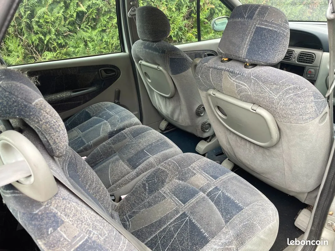 Renault Megane 2000 photo 3