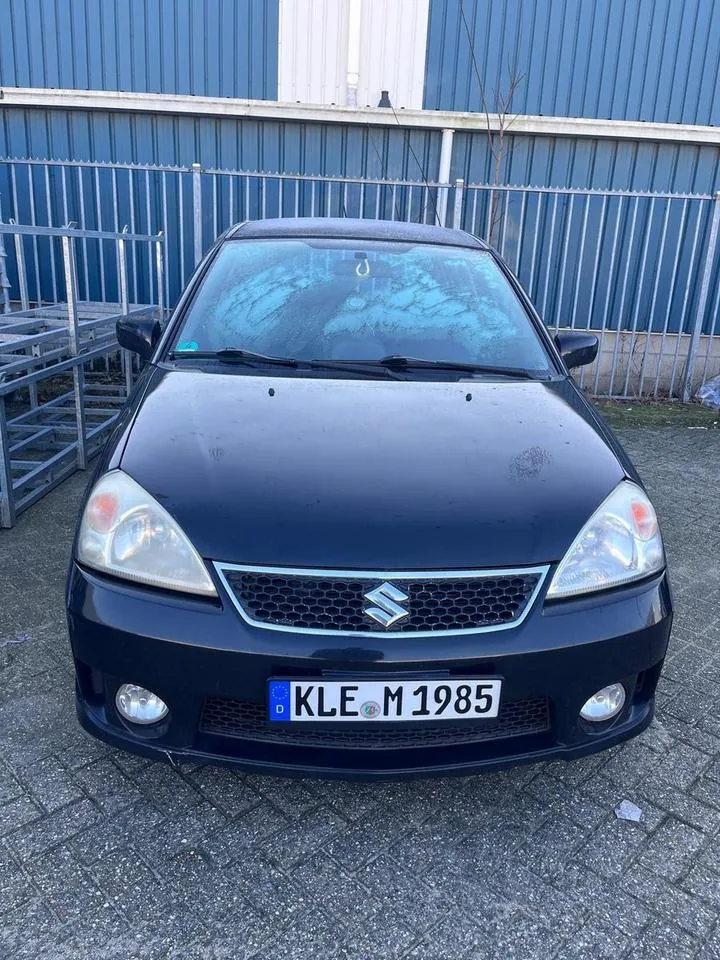Suzuki Liana