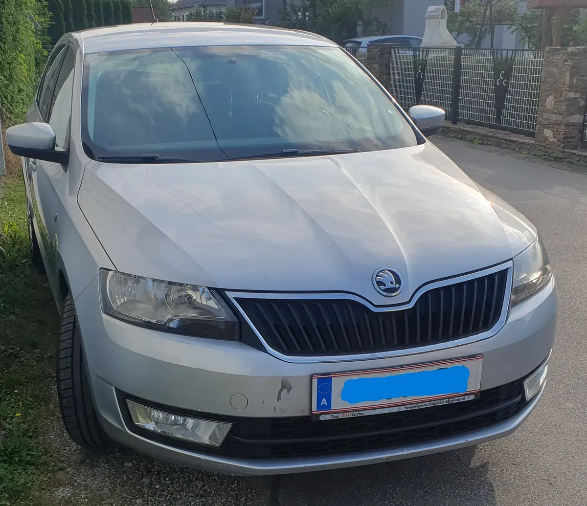 Skoda Rapid 2013 photo 2